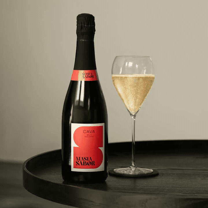Animated Masia Sabor cava bottle and glass on a serving tray