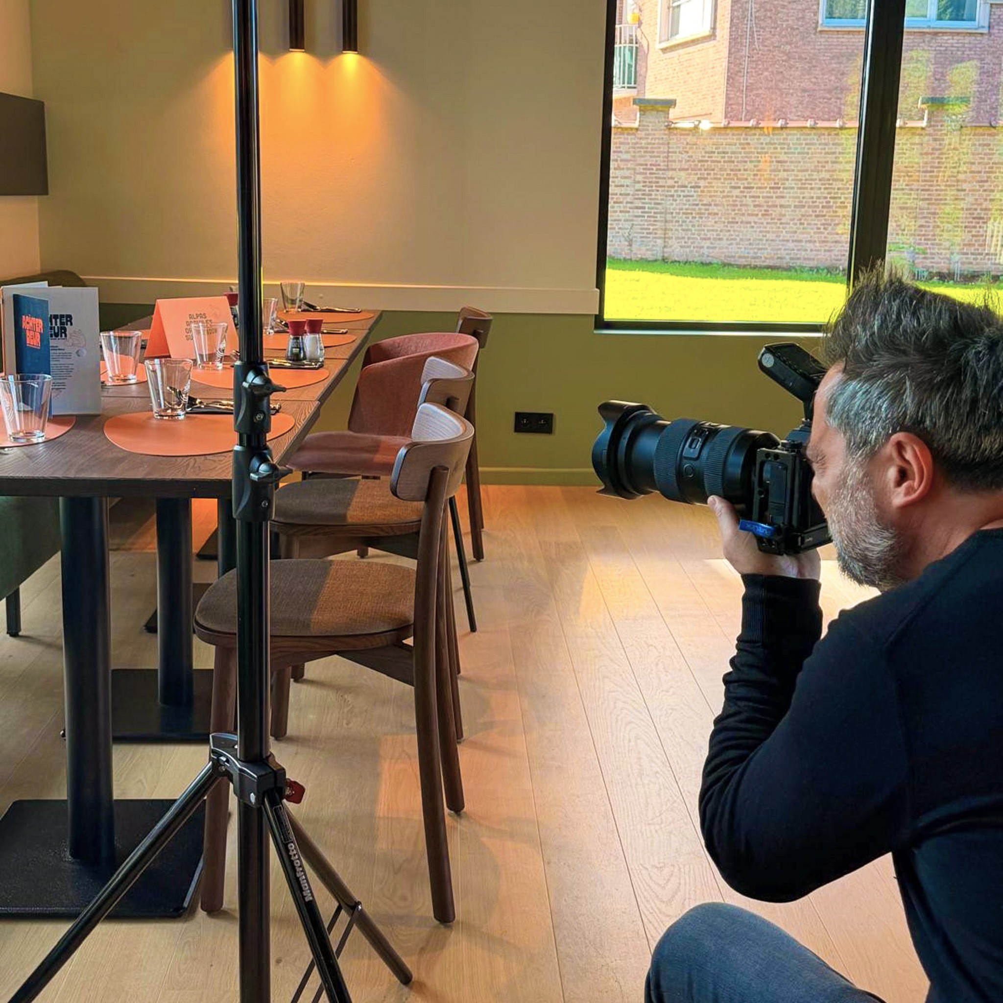 Behind the scenes of the De Achterdeur photoshoot